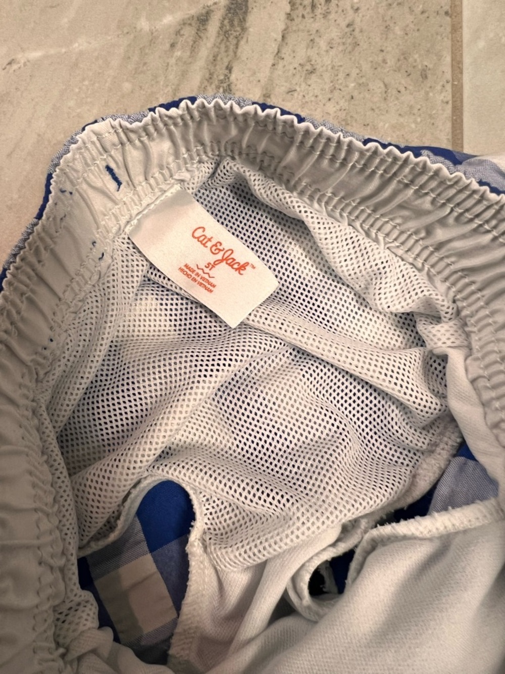 Cat & Jack, boy's size 5T gingham blue seersucker swim trunks with liner - Picture 9 of 10